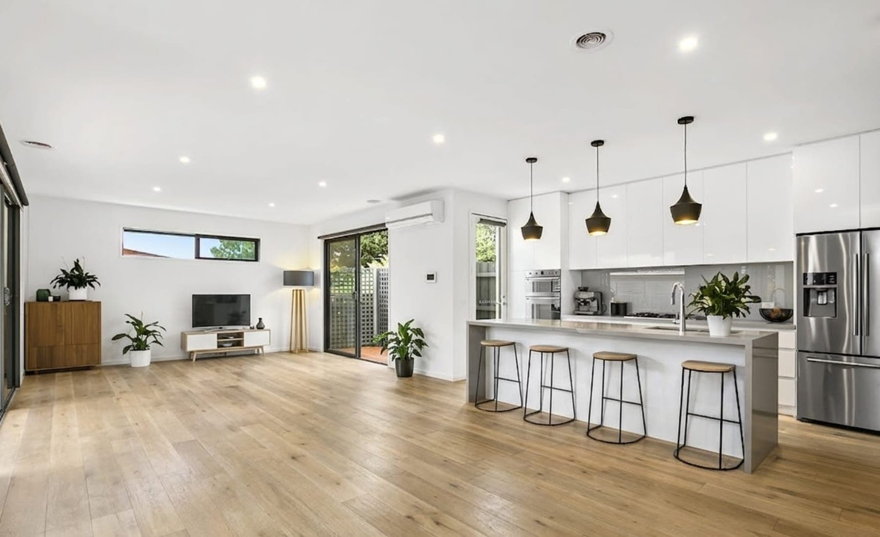 Golden View Painting hero background